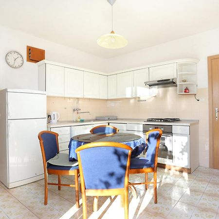 Apartments With A Parking Space Brela, Makarska - 18495 部屋 写真