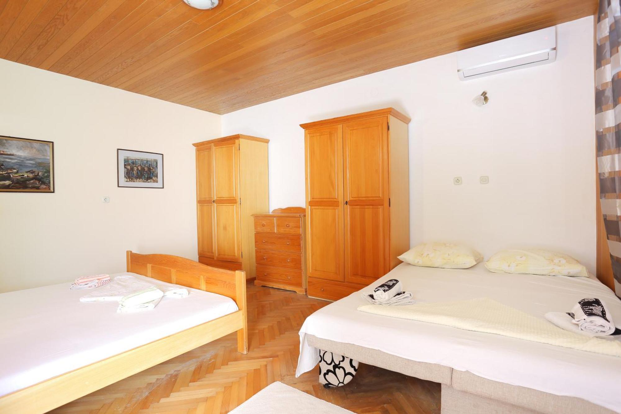 Apartments With A Parking Space Brela, Makarska - 18495 部屋 写真